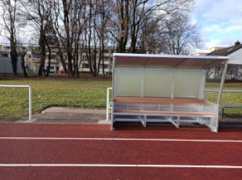 Spielerkabine Super, Breite 5,00m mit Sitzbank aus WPC I TOBA Sport.shop